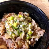 豚肉だって相性抜群！油淋鶏のタレで豚丼